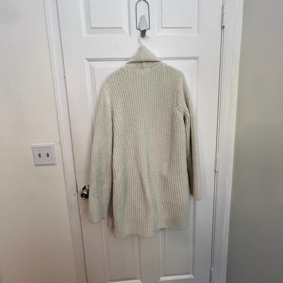 Barefoot dreams cozychic cable cardigan size large - Picture 6 of 8